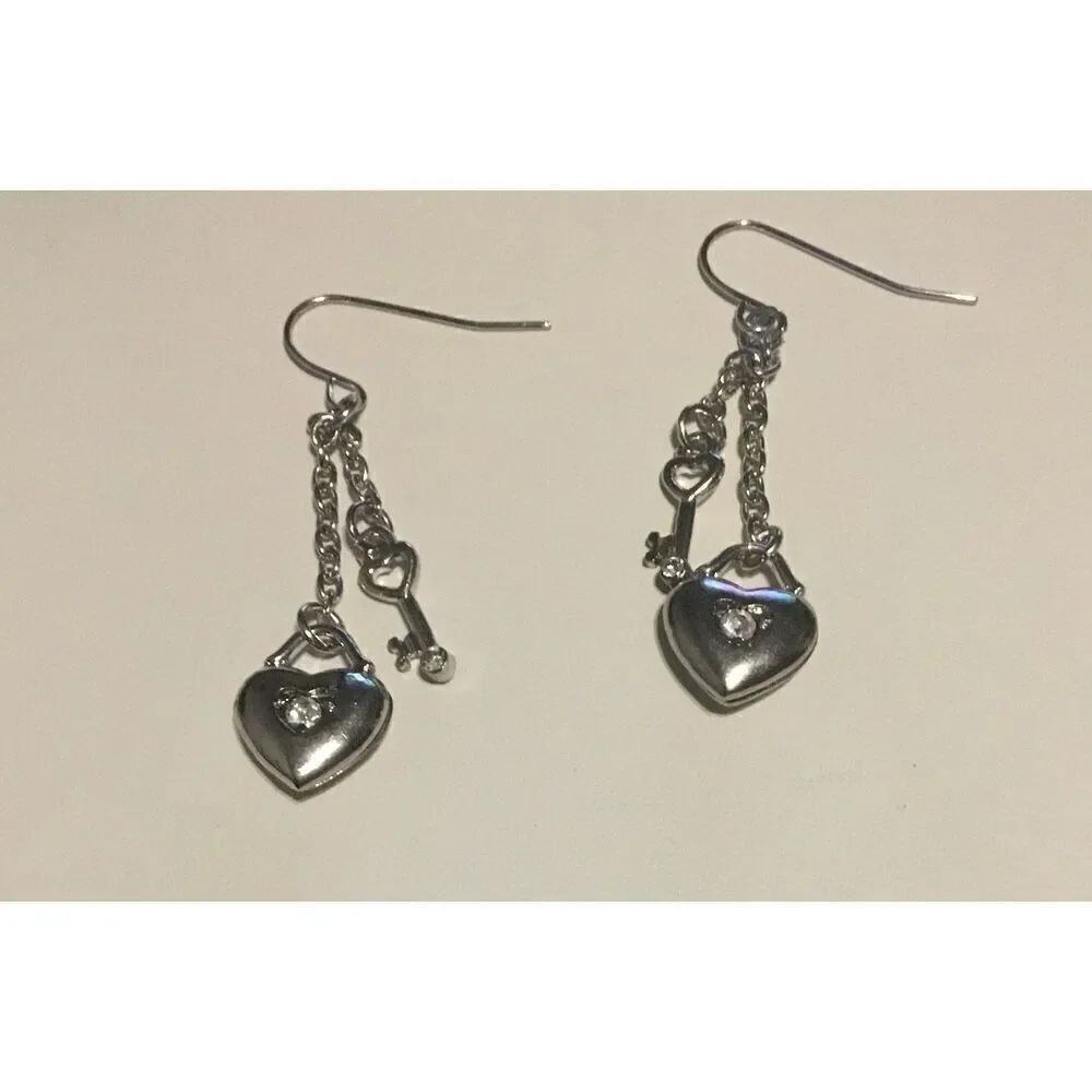 Pretty New Long Silver Hearts & Keys Necklace/Earring Set - Picture 3 of 3